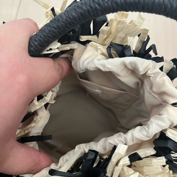 H&M Bucket Bag - Picture 2 of 2